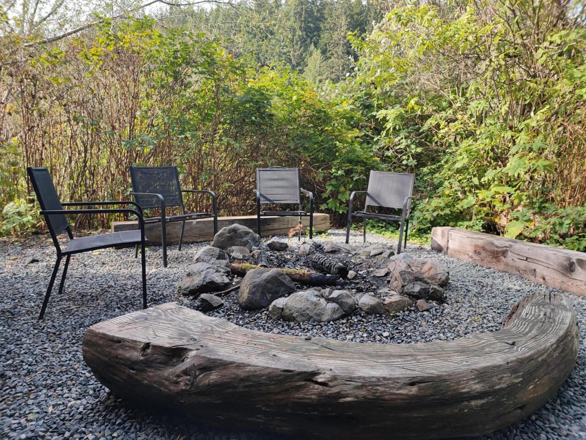 Wild Coast Wilderness Resort Port Renfrew Exteriör bild